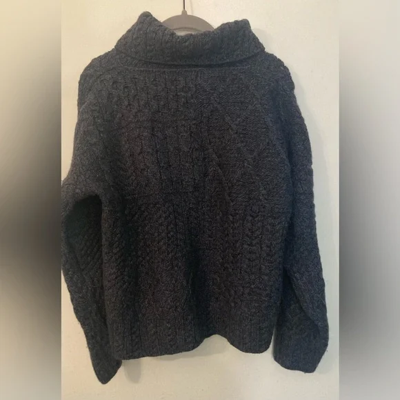 Carraigdonn 100 percent Merino wool sweater - Picture 6 of 6